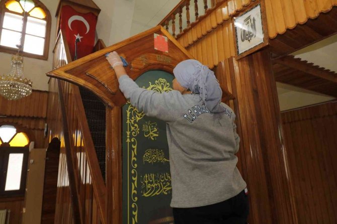 Honoz’da Camiler Ramazan Ayına Hazırlanıyor
