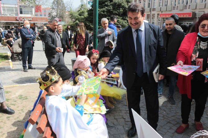 Kütüphane Haftası’nda Okumanın Önemine Dikkat Çekildi