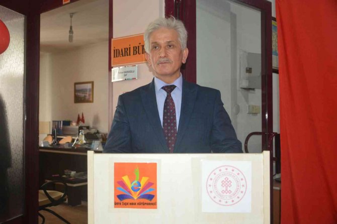 Kütüphaneye Hayat Katanlar Ödüllendirildi