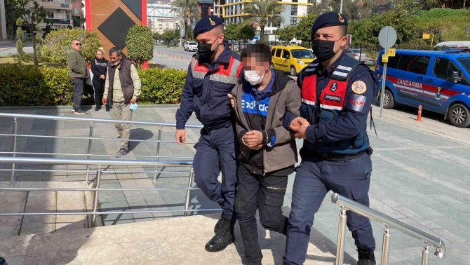 Uyuşturucu Almak İçin 13 Yayla Evini Soydu