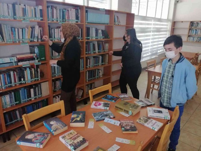 Kütüphane Haftası’nda Öğrenciler Kitapla Buluştu