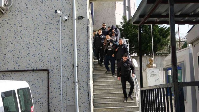 Kartal’da Silah Ve Bıçakların Kullanıldığı Kavganın Şüphelileri Adliyeye Sevk Edildi