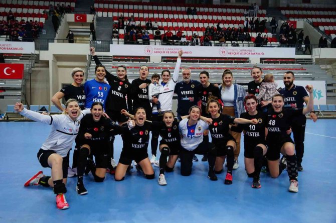 Türkiye Kadınlar Hentbol Süper Ligi: Kastamonu Belediyespor: 36 - İ̇zmir Büyükşehir Belediyespor: 32