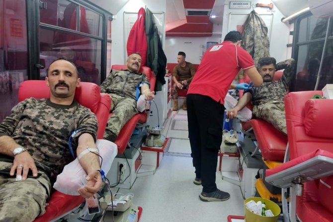 “İ̇yi Ki Varsın Kan Dostum” Kampanyasına Polislerden Destek