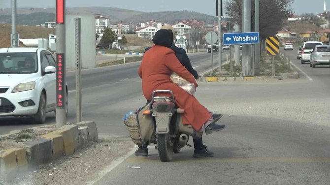 Motosikletle Tehlikeli Yolculuk Kamerada