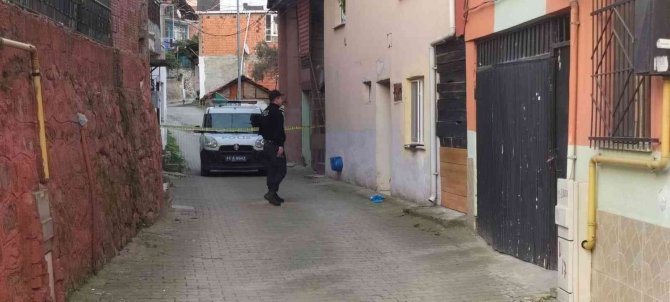 Kocaeli’de Eşi Tarafından Bıçaklanan Kadın Hayatını Kaybetti