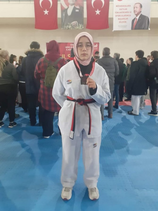 Köyceğizli Azra Karakaş Taekwondo Grup Müsabakasında 3. Oldu