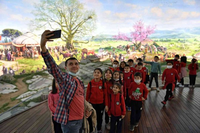 Osmangazi’de “Tıngır Mıngır Ülke” Çocuklarla Buluştu