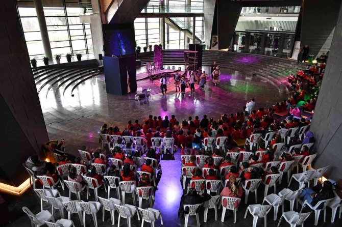 Osmangazi’de “Tıngır Mıngır Ülke” Çocuklarla Buluştu