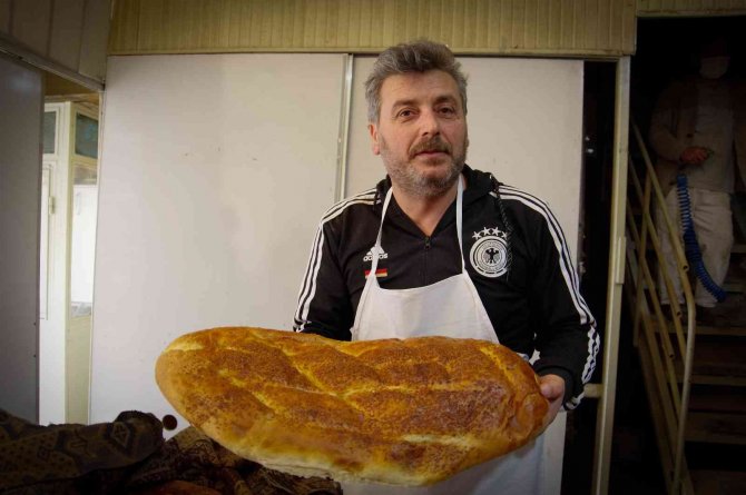 Ramazan Pidesi Kütahya Halk Ekmek Büfelerinde 5,5 Tl’den Satılacak