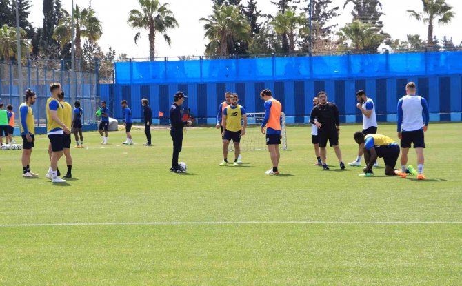 Adana Demirspor’da Hedef İlk 4