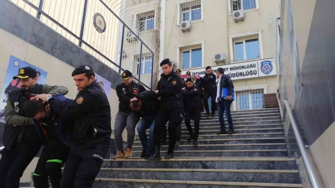 Maltepe’de Otomobil Çalma İddiasıyla Şahsı Döverek Öldüren 8 Kişi Adliyeye Sevk Edildi