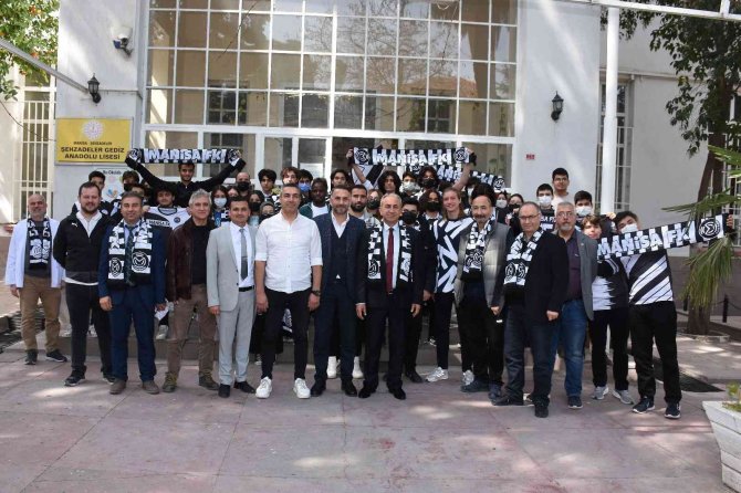 Manisa Fk’lı Futbolcular Şehzadeler Gediz Anadolu Lisesi Öğrencileriyle Buluştu