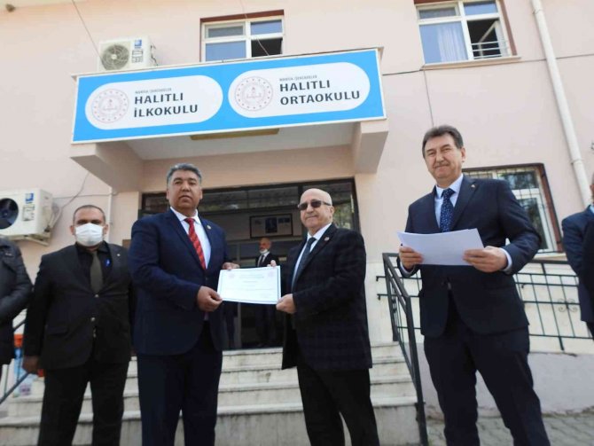 Manisa Açık Ceza İ̇nfaz Kurumu’ndan Kardeş Okula Kütüphane Ve Teknik Destek Yardımı