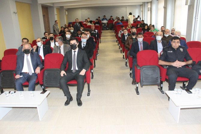 Manyas’ta Bağımlılıkla Mücadele Çalıştayı Yapıldı