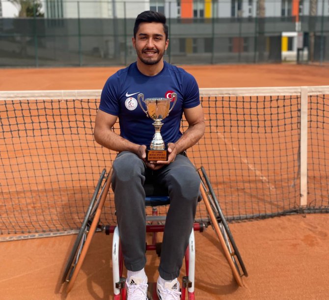 Mezitli Belediyesi Sporcusu Ahmat Kaplan’dan Teniste Büyük Başarı