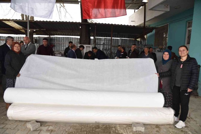 Manisa Büyükşehir Belediyesinden Çilek Üreticilerine Destek