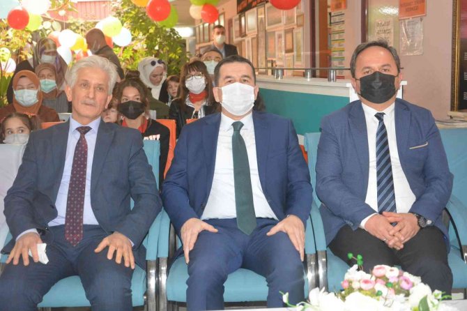 Kütüphaneye Hayat Katanlar Ödüllendirildi