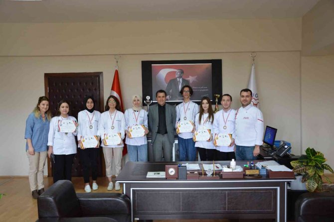 Ortaca Meslek Yüksekokulu Aşçılık Programı Öğrencilerinden Yedi Madalya