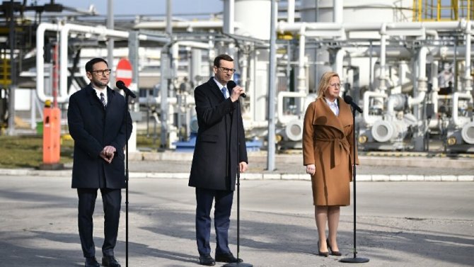 Polonya, Rusya’dan Petrol İthalatını Sonlandırıyor