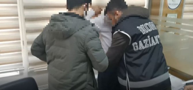 Rüşvet Alan Tapu Memuru İle Rüşvet Veren Bir Kişi Tutuklandı