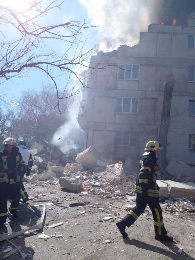 Rus Ordusu Luhansk’ta Yerleşim Bölgesini Vurdu: 1 Ölü