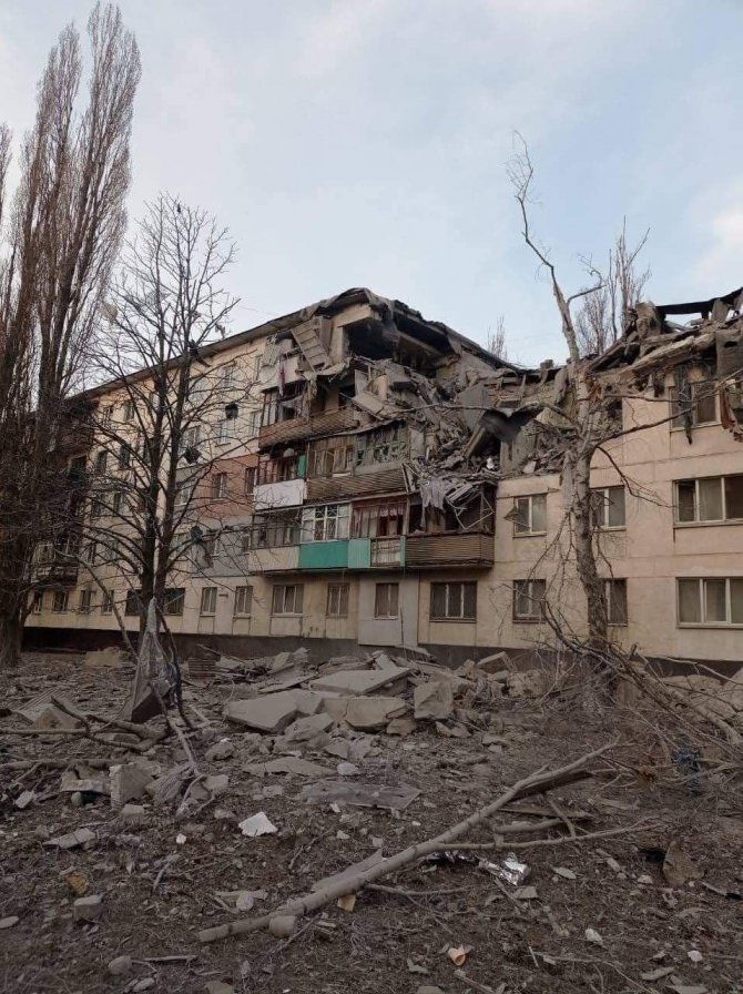 Rus Ordusu Luhansk’ta Yerleşim Bölgesini Vurdu: 1 Ölü