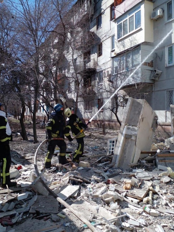 Rus Ordusu Luhansk’ta Yerleşim Bölgesini Vurdu: 1 Ölü