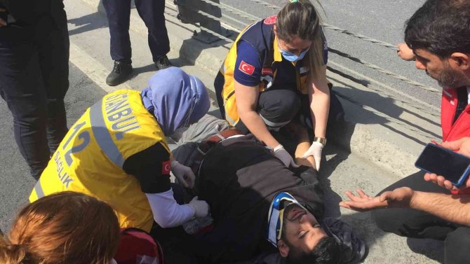 Virajı Alamayan Hafriyat Kamyonu Devrildi: Facianın Eşiğinden Dönüldü