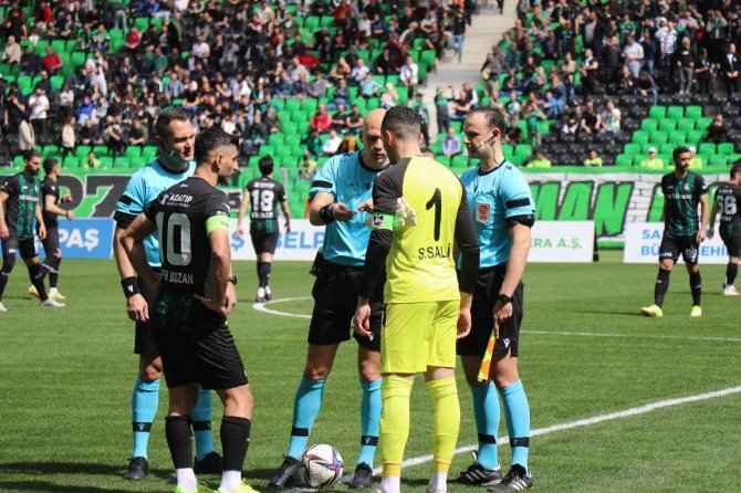 Tff 2. Lig: Sakaryaspor: 3 - Diyarbekirspor: 0