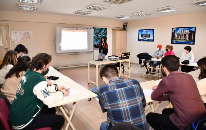 Gençler Tepebaşı’nda Yabancı Dil Öğreniyor