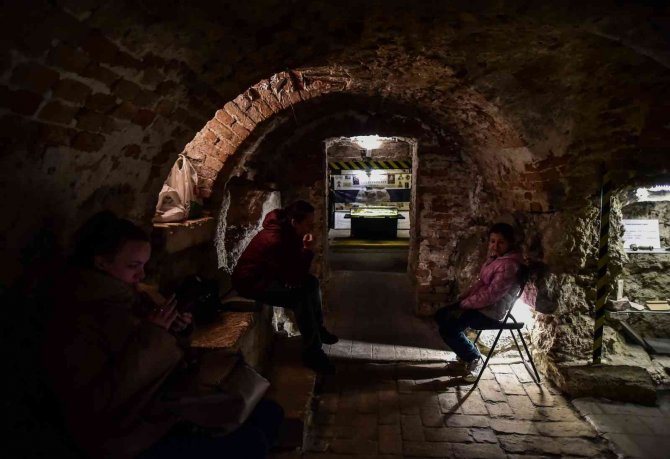 Lviv’de Siren Sesleri Bir Kez Daha Yükseldi, Halk Sığınaklara Akın Etti