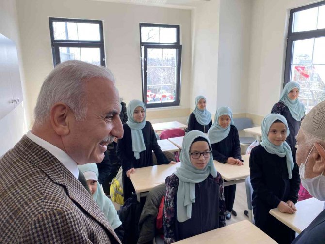 Ümraniye’de Hacı Zakir Bildik Kız Kur’an Kursu Açıldı