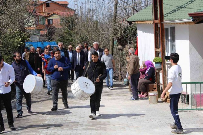 Dereceyle Dönen Sporcuya Davullu Karşılama