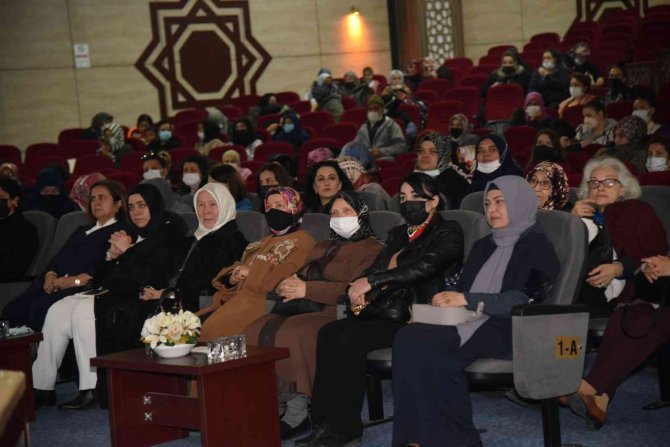 Yunusemre Belediyesi ’Aile Akademisi’ Başladı