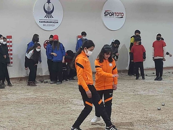 Helvacılar Ortaokulu Öğrencileri Şampiyonluğa Doğru İlerliyor