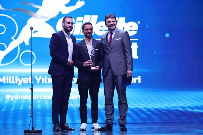 Mete Gazoz’a Çifte Ödül