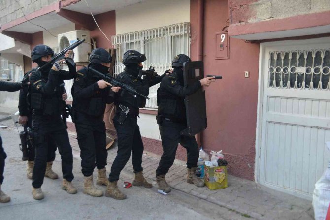 Adana’da Deaş Operasyonu: 7 Gözaltı