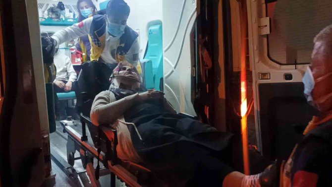 Kırmızı Işık İhlali Kazaya Neden Oldu: 2 Yaralı