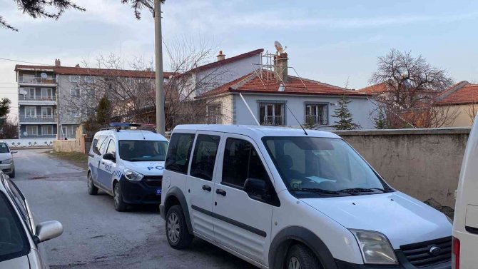 Yalnız Yaşayan Adam Evinde Ölü Bulundu