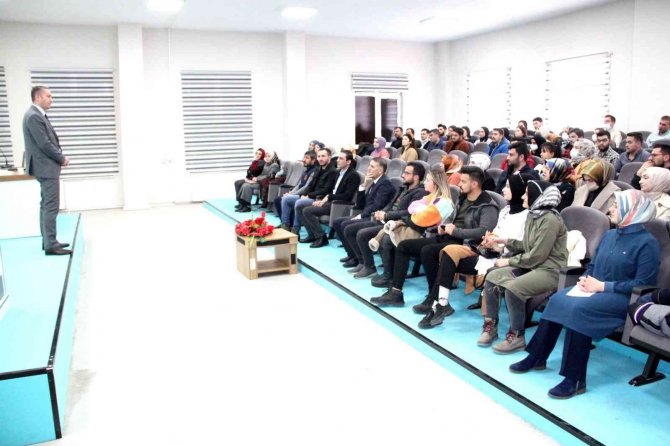 Ağrı’da Öğretmenlere Yönelik Başlatılan 2 Proje İle Seminer Eğitimleri Düzenlendi