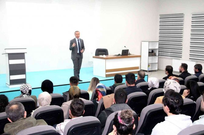 Ağrı’da Öğretmenlere Yönelik Başlatılan 2 Proje İle Seminer Eğitimleri Düzenlendi