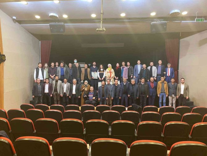 “Hayatlarımız Sallanmasın’’ İsimli Tiyatro Oyunu Malatya’da Sahnelendi