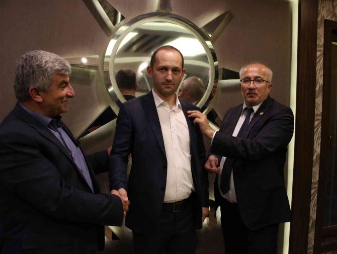 Saadet Partisi’nden İstifa Eden Belediye Meclis Üyesi Sinan Çiğdem Ak Parti’de