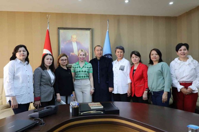 Rektör Özkan:"türki Cumhuriyetler Arasındaki İş Birliğini Çok Önemsiyoruz"