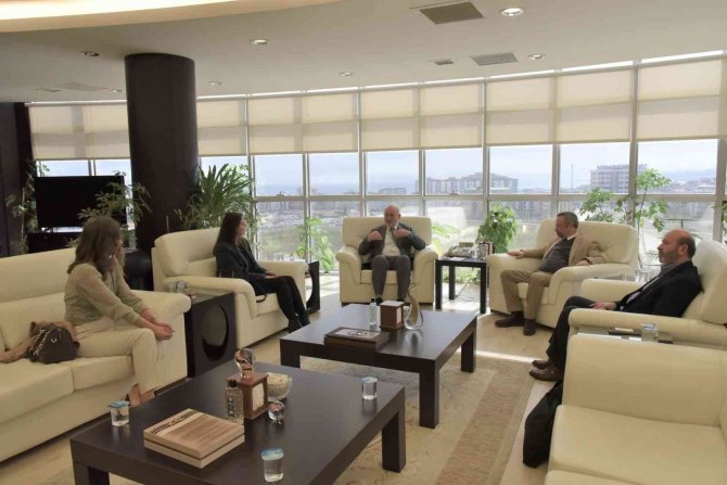 Rektör Ünal: “120 Ülkeden 5 Bin Öğrenciye Ev Sahipliği Yapıyoruz”