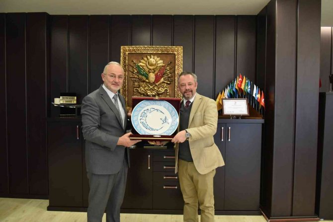 Rektör Ünal: “120 Ülkeden 5 Bin Öğrenciye Ev Sahipliği Yapıyoruz”