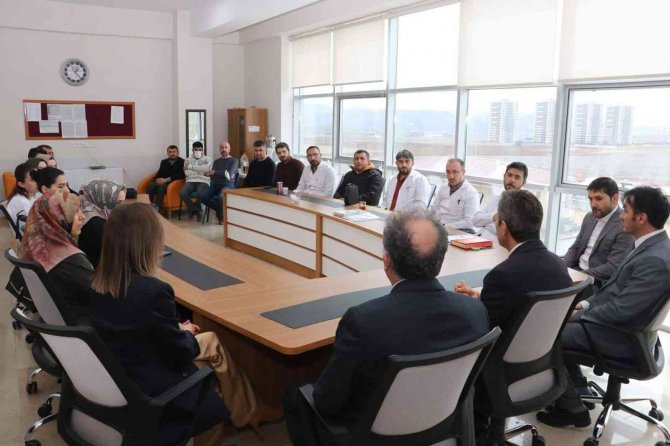 Aslan, Öğretmenlerin Taleplerini Dinledi