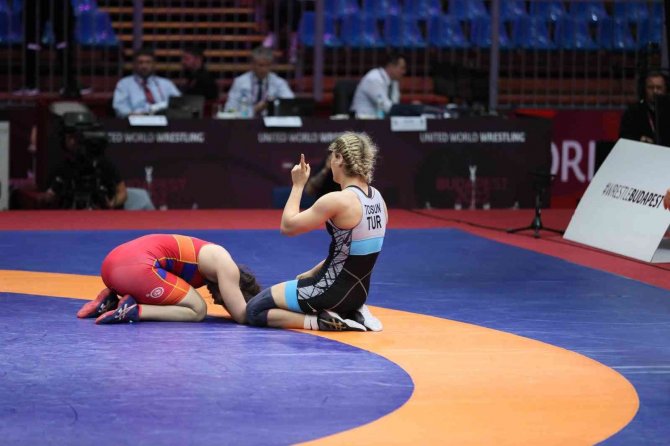 Buse Tosun Çavuşoğlu Finalde