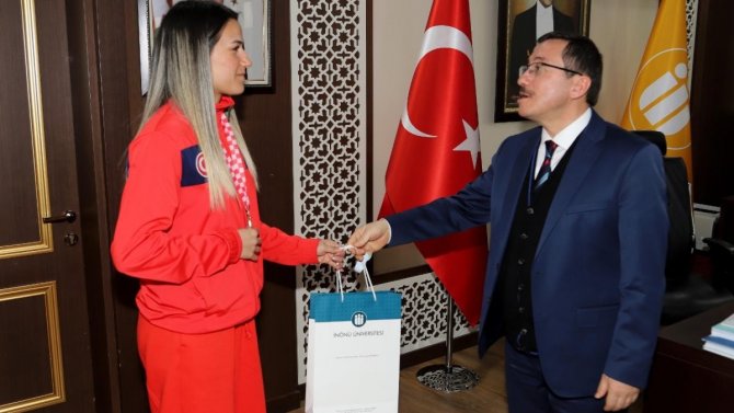 Avrupa Şampiyonu’na Hediye